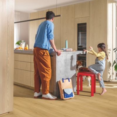 Виниловая плитка BLOOM | AVMPU40318 Дуб медовый брашированный