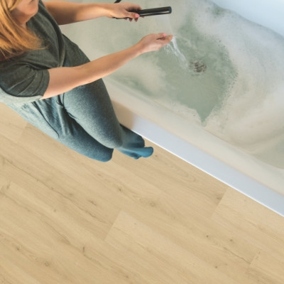 Виниловая плитка BLOOM | AVMPU40319 Дуб бежевый брашированный